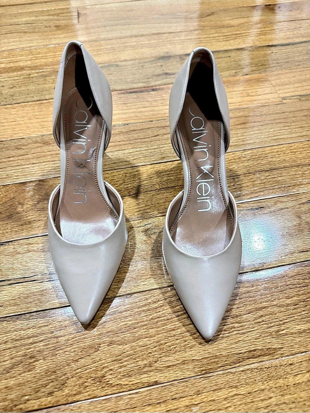 Calvin Klein Gloria d'Orsay Pump Pointed Toe Heels in tan/nude